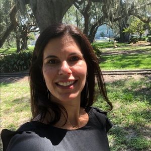 Meet your Posher, Elaine